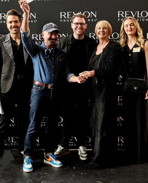 AWARD WINNING HAIRDRESSERS IN GLASGOW AND ABERDEEN